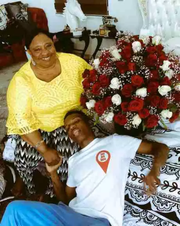 Cute Photo Of Wizkid And His Mother All Smiles